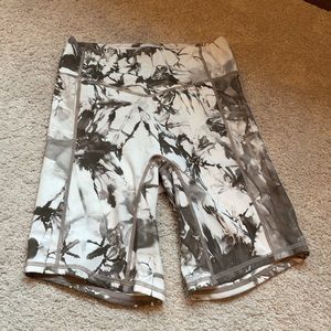 🖤 Balance Athletica Tie Dye Sea Salt Rider Short